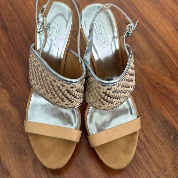 Coach silver and beige platform heels size 9 basket weave - Picture 3 of 9